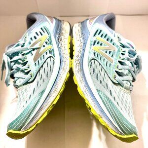 New Balance Fresh Foam Women's 9 Light Blue